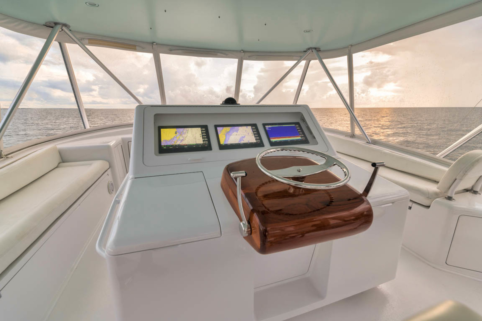 Viking-Convertible 2009-MOLLIE K Key Largo-Florida-United States-Release Marine Teak Helm Pod With Single Lever Controls Including Bow Thruster-1487414 | Thumbnail