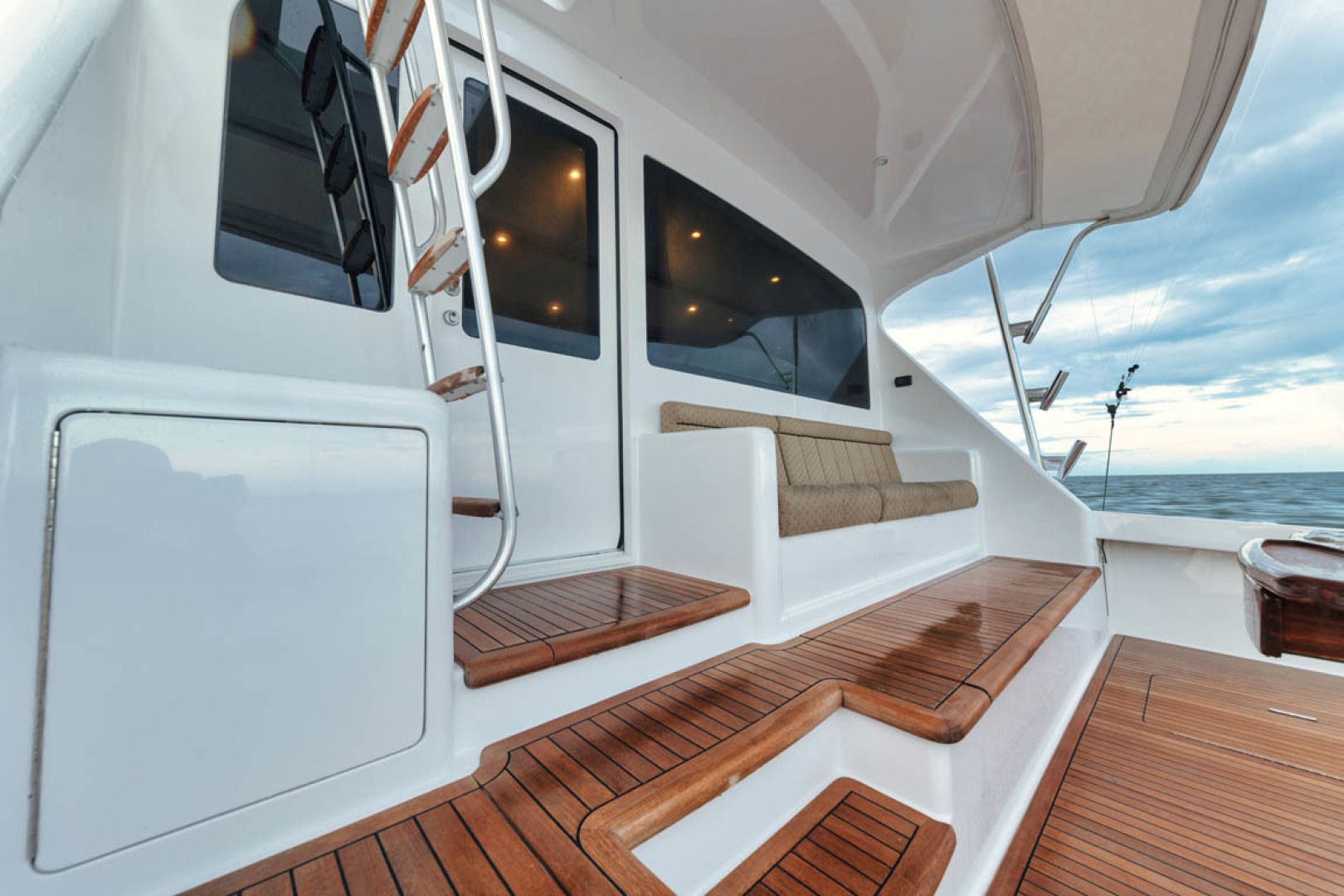 Viking-Convertible 2009-MOLLIE K Key Largo-Florida-United States-Additional Freezer Storage In Mezzanine Seat-1487426 | Thumbnail