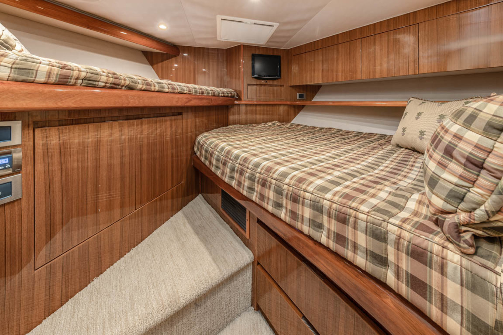 Viking-Convertible 2009-MOLLIE K Key Largo-Florida-United States-Forward Guest Stateroom  VIP Layout, Double Lower/Single Upper-1487405 | Thumbnail