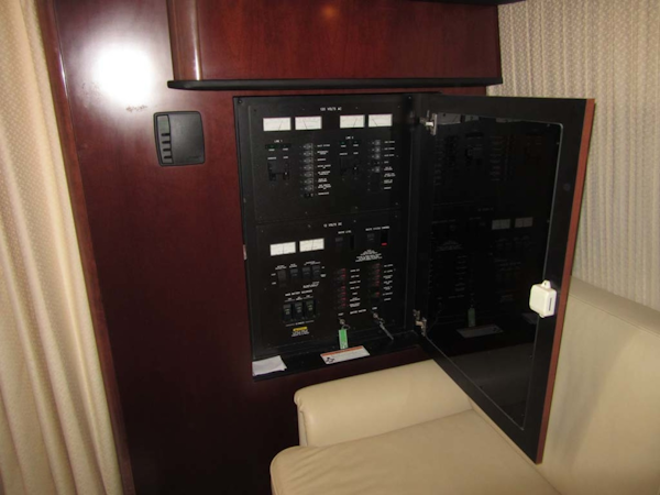 Sea Ray-44 Sedan Bridge 2006-Page Two St Petersburg-Florida-United States-Distribution Panel-1490126