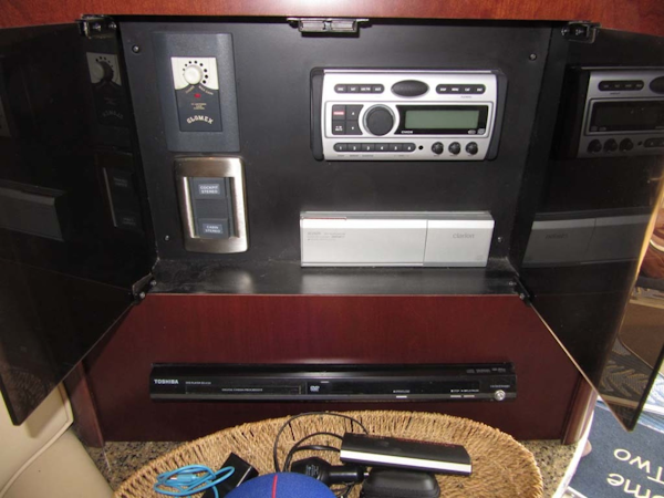 Sea Ray-44 Sedan Bridge 2006-Page Two St Petersburg-Florida-United States-Stereo Disc Player-1490129