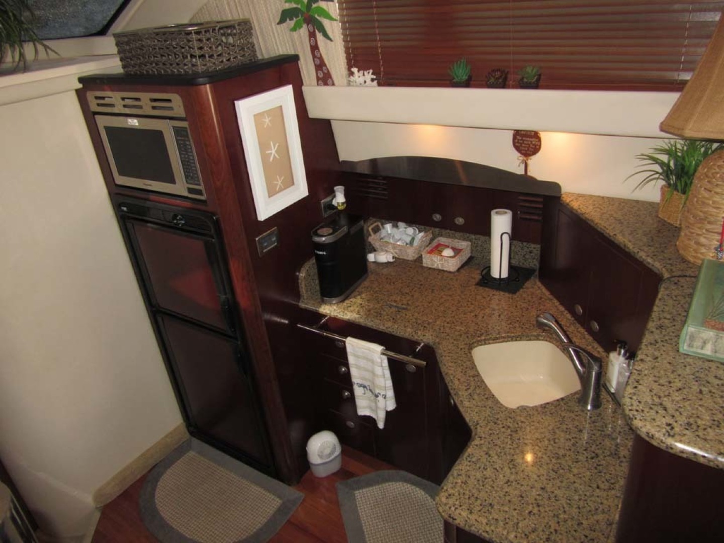 Sea Ray-44 Sedan Bridge 2006-Page Two St Petersburg-Florida-United States-Galley Mid Starboard-1490133 | Thumbnail