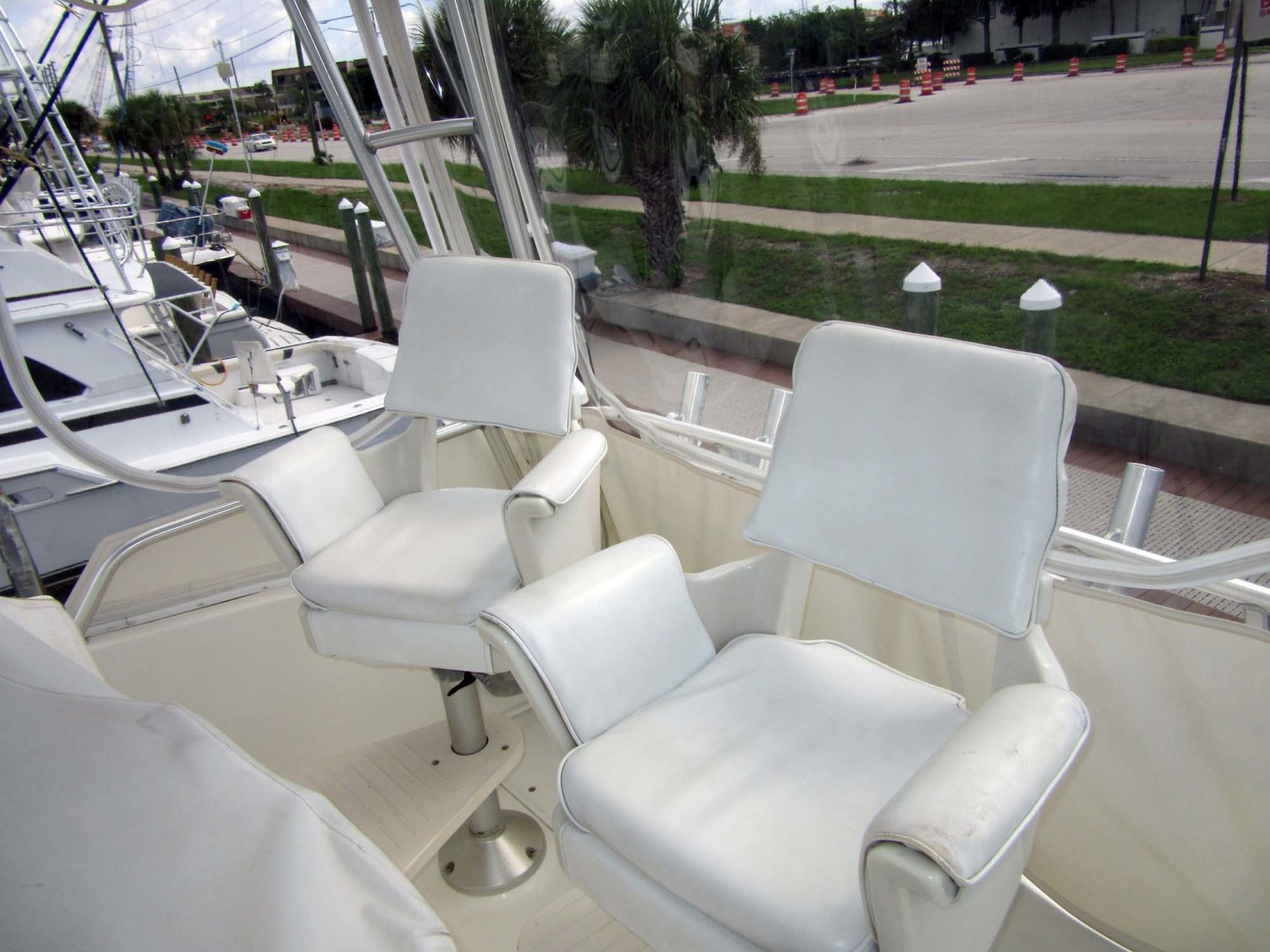 Viking-Flybridge Convertible 2001-VALHALLA Tierra Verde-Florida-United States-Helm And Companion Chairs-1492735 | Thumbnail