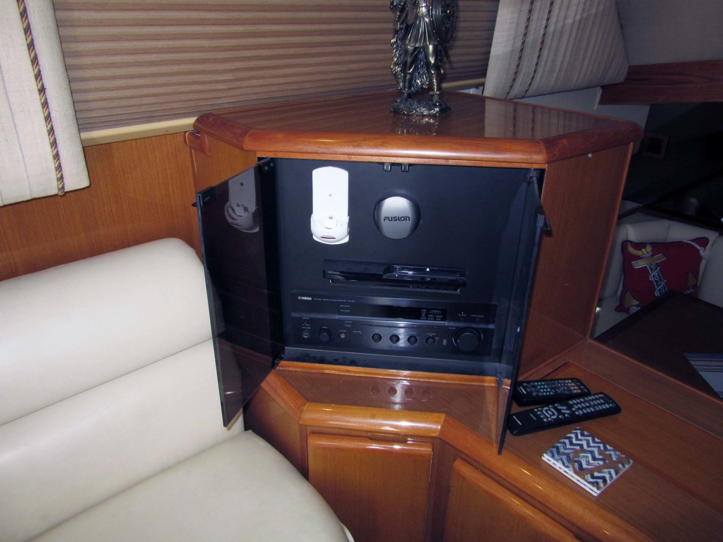 Viking-Flybridge Convertible 2001-VALHALLA Tierra Verde-Florida-United States-Entertainment Center-1492724 | Thumbnail