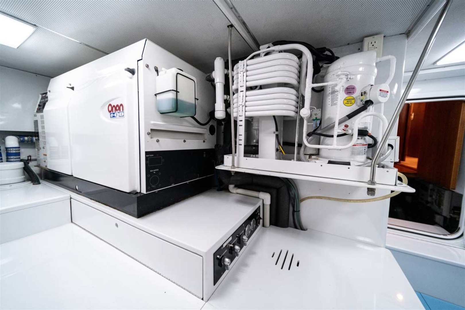 Jim Smith-Convertible Sportfish 2006-Silky Palm Beach-Florida-United States-(2) 33 KW Onan Generators-1517047 | Thumbnail
