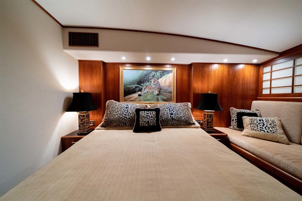Jim Smith-Convertible Sportfish 2006-Silky Palm Beach-Florida-United States-Custom End Tables on Each Side of Bed-1517008