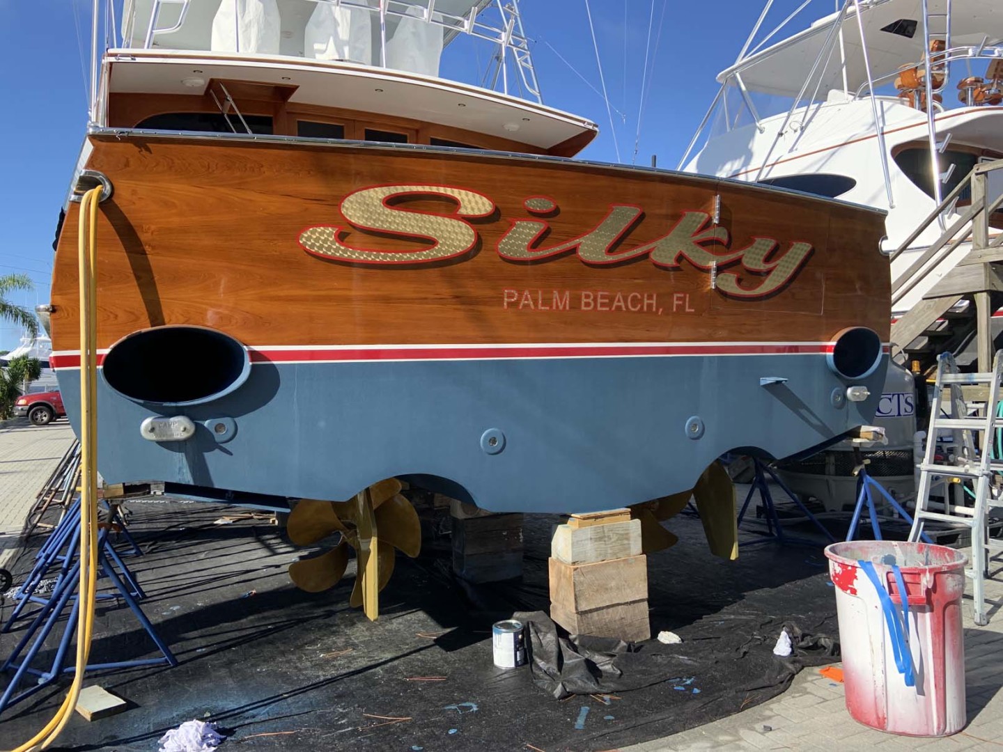 Jim Smith-Convertible Sportfish 2006-Silky Palm Beach-Florida-United States-Stern View On The Hard-3151097 | Thumbnail