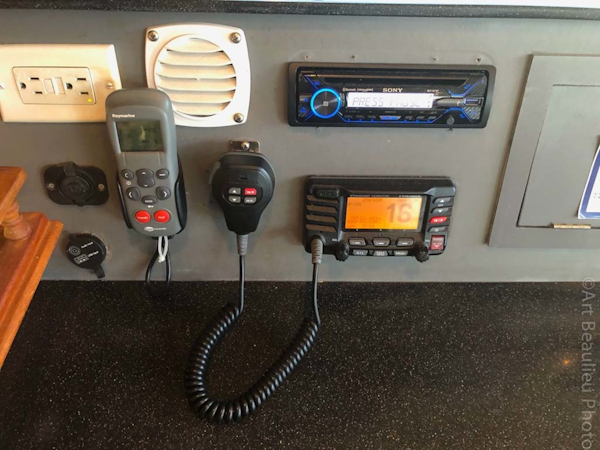 Leopard-37 PC 2008-Even Keel Cocoa Beach-Florida-United States-Standard Horizon VHF, Sony Stereo BlueTooth And CD-1546900