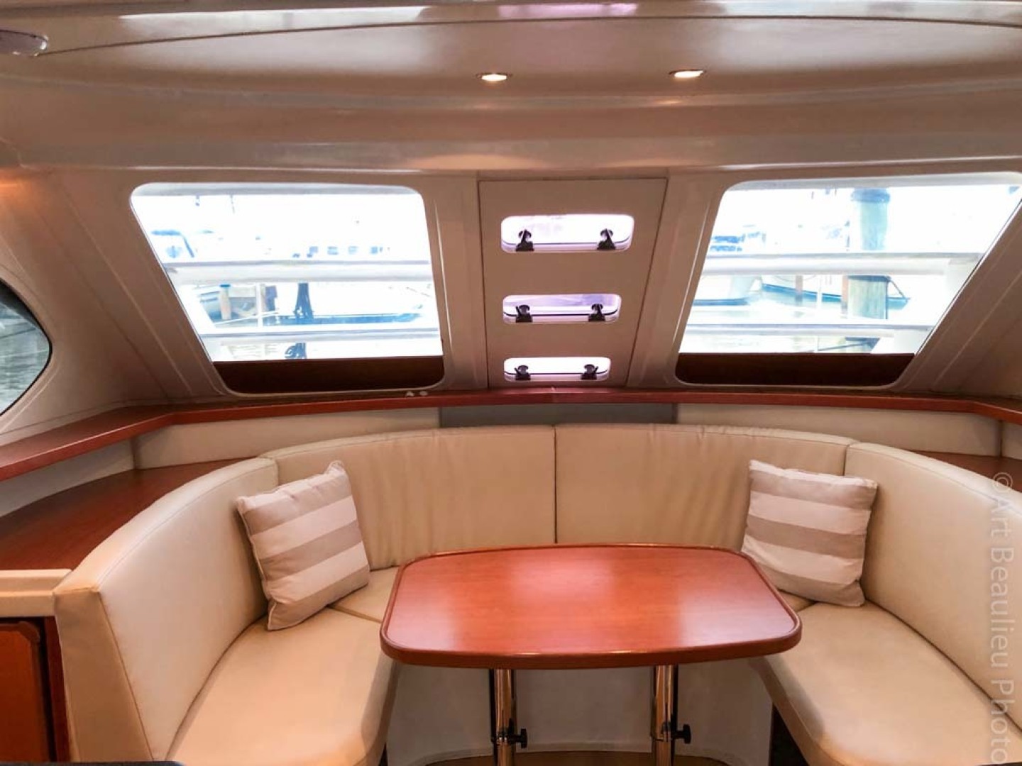 Leopard-37 PC 2008-Even Keel Cocoa Beach-Florida-United States-Salon Table And Settee Converts To A Berth-1546907 | Thumbnail