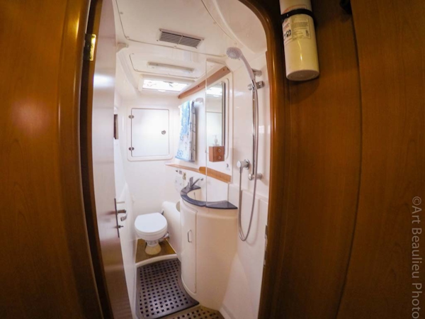 Leopard-37 PC 2008-Even Keel Cocoa Beach-Florida-United States-Guest Head And Shower-1546911