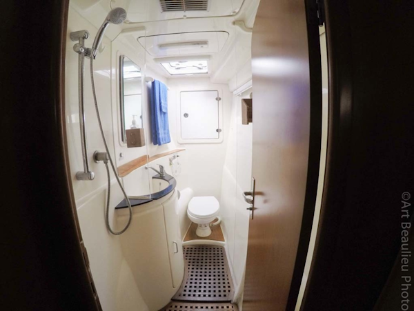 Leopard-37 PC 2008-Even Keel Cocoa Beach-Florida-United States-Large Head And Shower-1546916