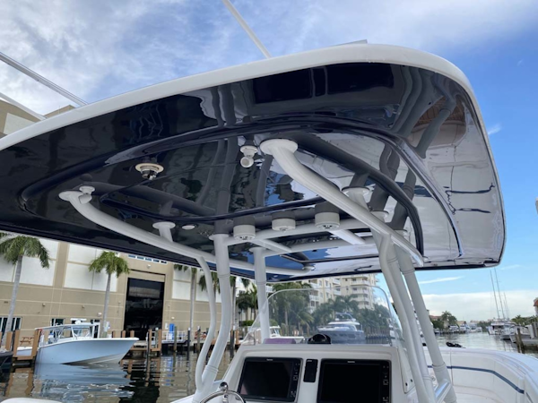 Intrepid-375 CC 2015 -Stuart-Florida-United States-Hardtop Underside-1558726