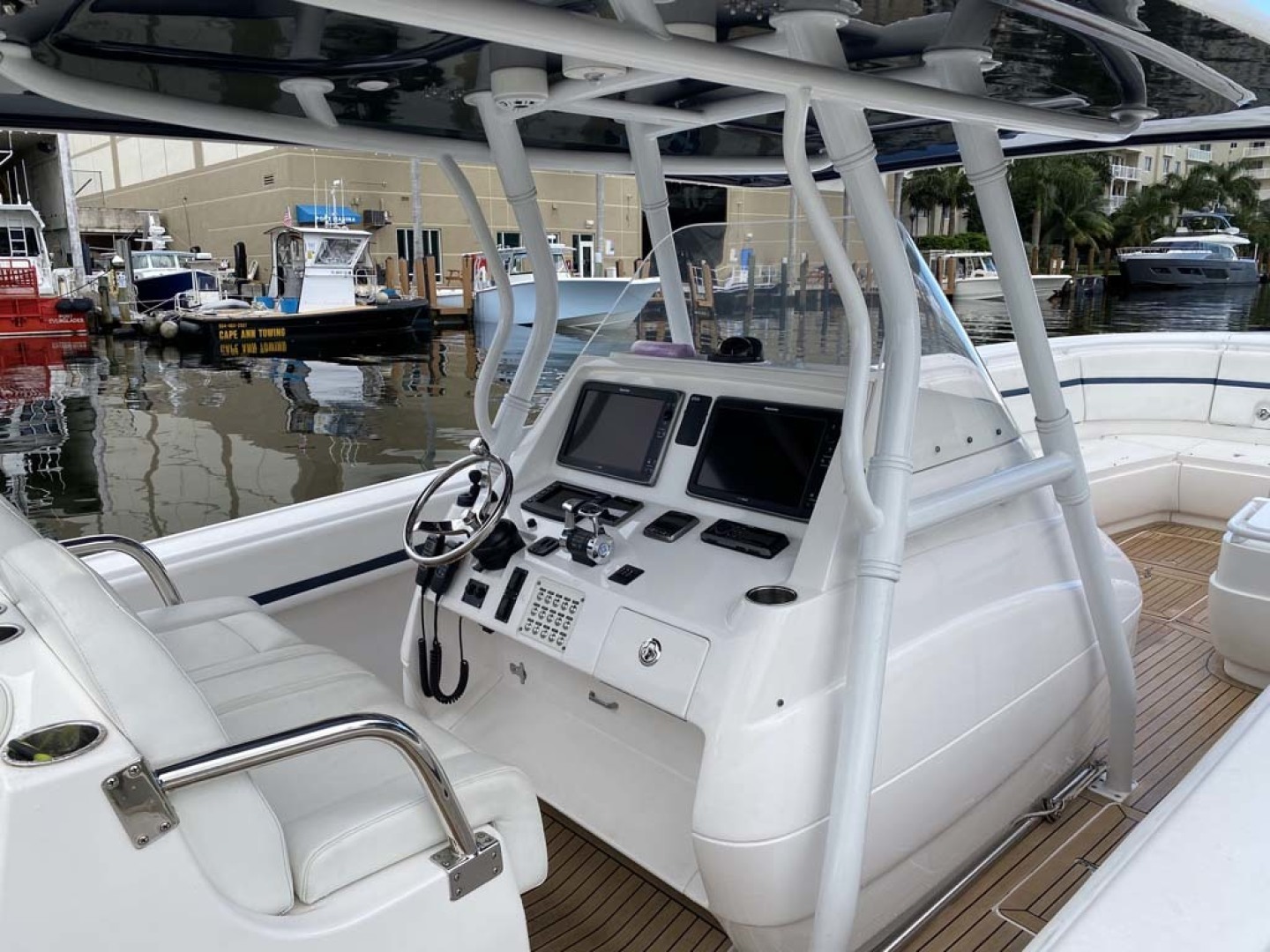Intrepid-375 CC 2015 -Stuart-Florida-United States Helm-1558723 | Thumbnail