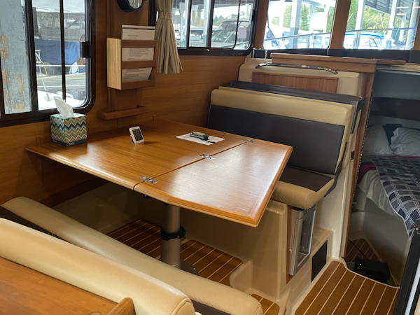 Ranger Tugs-31-S 2014-Aventura Seattle-Washington-United States-Dinette-1562692