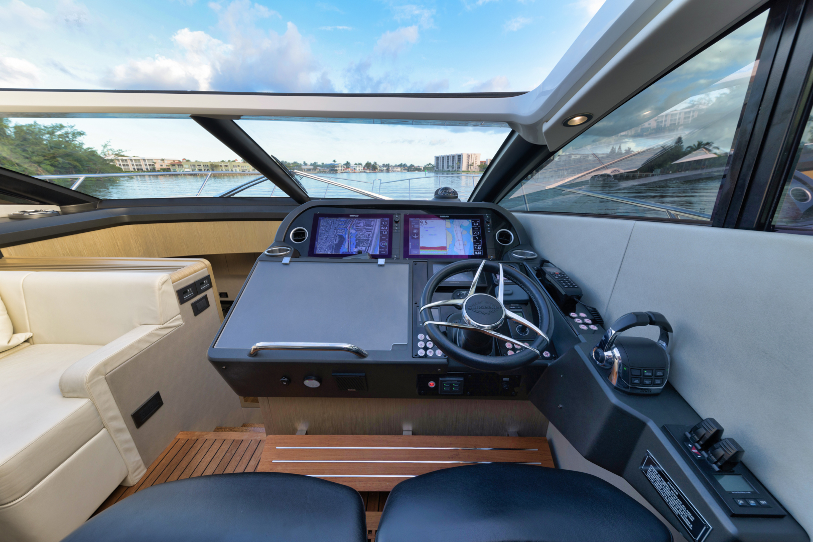 Sunseeker-Predator 2017 -Fort Lauderdale-Florida-United States-1565224 | Thumbnail