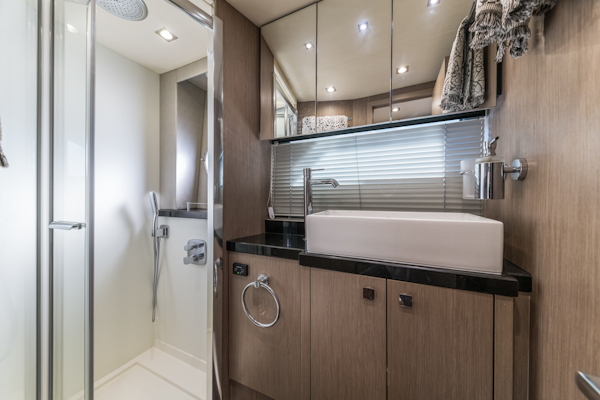 Sunseeker-Predator 2017 -Fort Lauderdale-Florida-United States-1565238