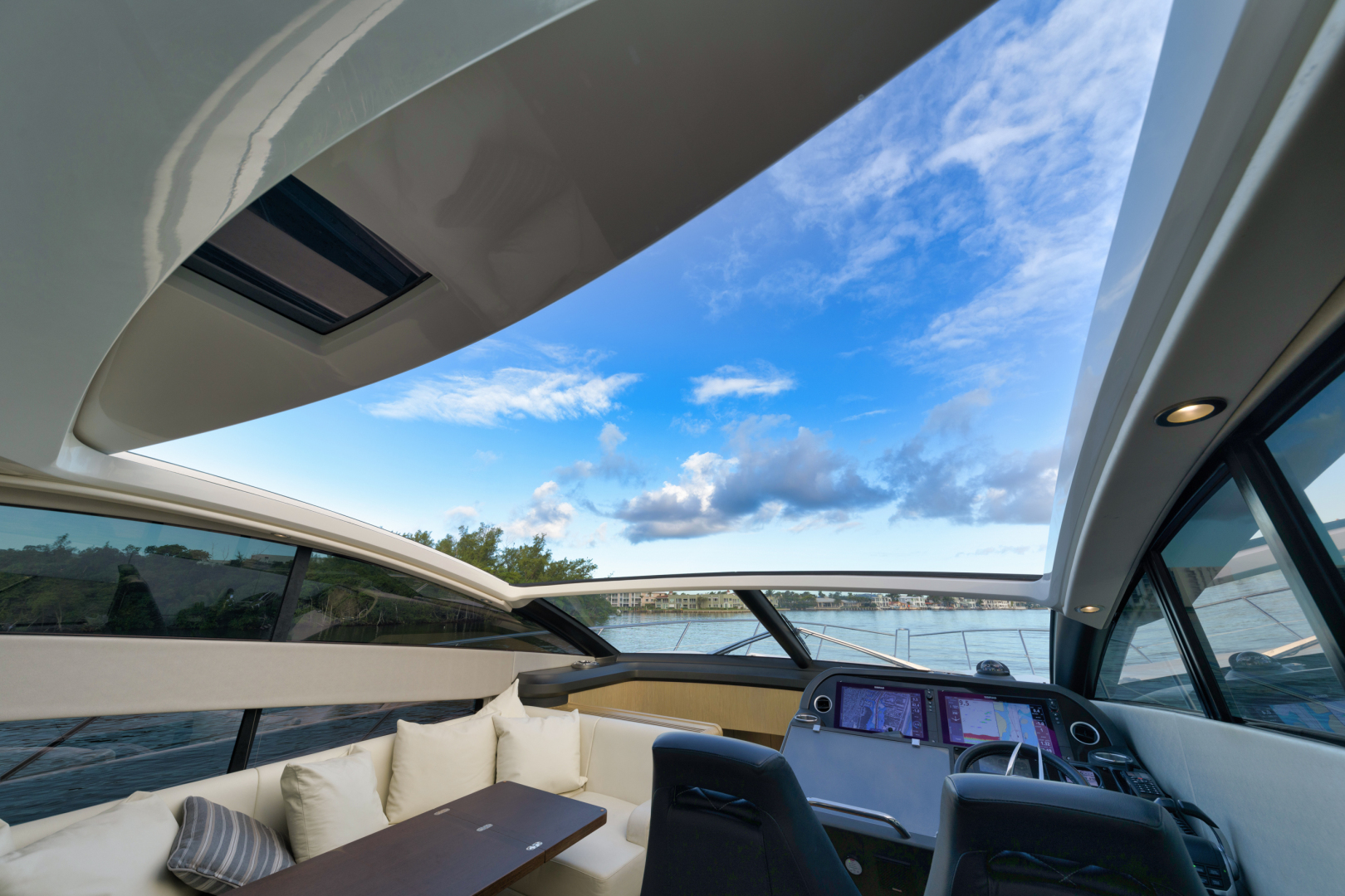 Sunseeker-Predator 2017 -Fort Lauderdale-Florida-United States-1565223 | Thumbnail
