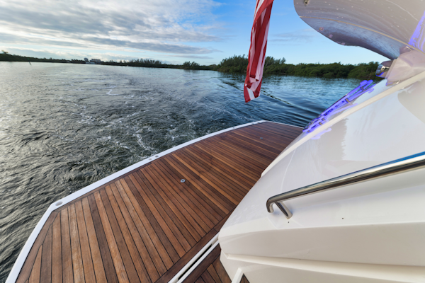Sunseeker-Predator 2017 -Fort Lauderdale-Florida-United States-1565210