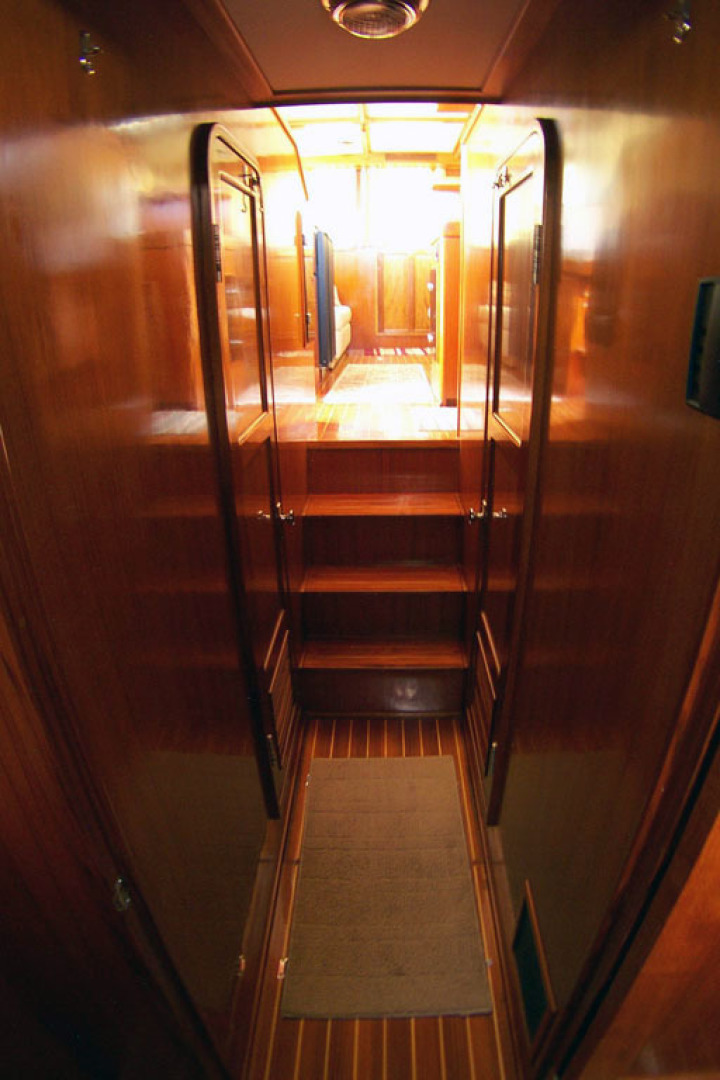 Mariner-Orient Europa 2005-ENTERPRISE Stuart-Florida-United States-Passageway  Aft-1567608 | Thumbnail