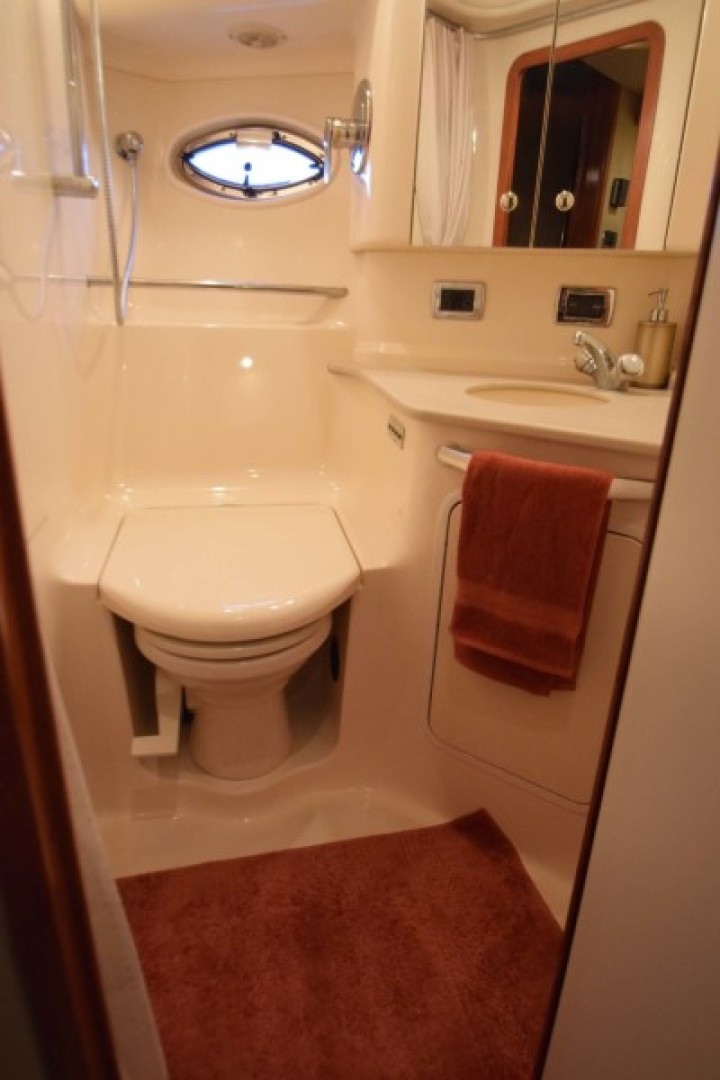 Sea Ray-460 Sundancer 2002-The Payoff Key Biscayne-Florida-United States-Guest Head-1569321 | Thumbnail