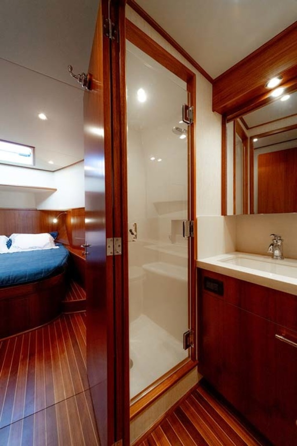 Jim Smith-Walkaround Express 2018-Eurybia North Palm Beach-Florida-United States-Shower And Vanity-1573717