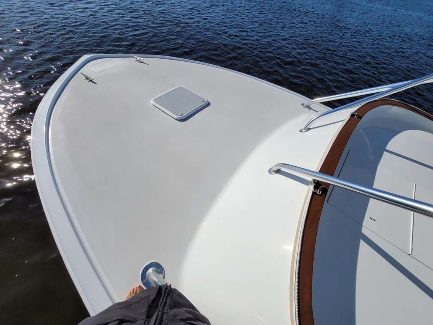 Scopinich-Express 2010-Adams Folly Stuart-Florida-United States-Painted Foredeck and Tow Rail-1585073 | Thumbnail