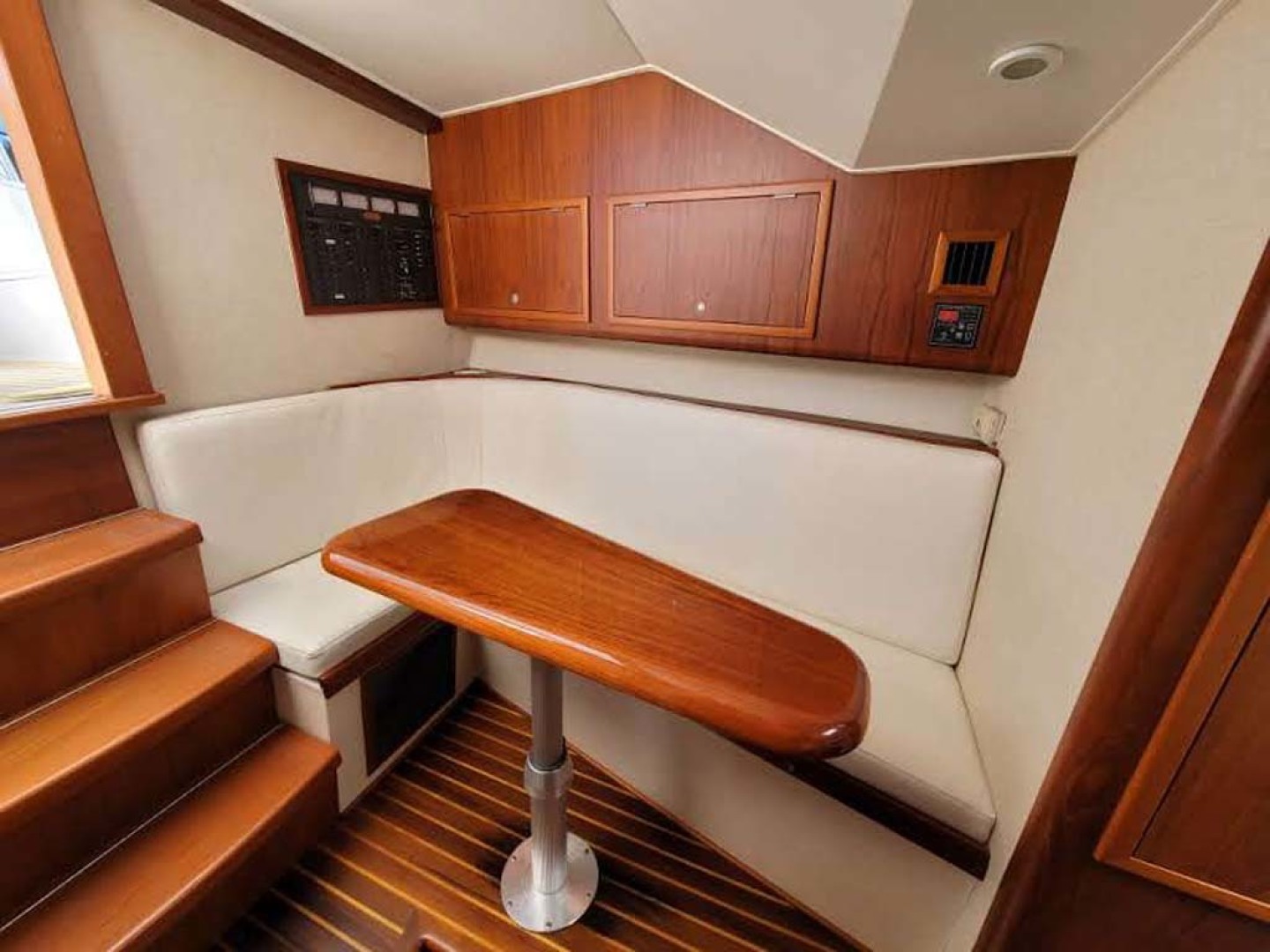 Scopinich-Express 2010-Adams Folly Stuart-Florida-United States-L Shaped Seating and Teak Table to Port-1585079 | Thumbnail