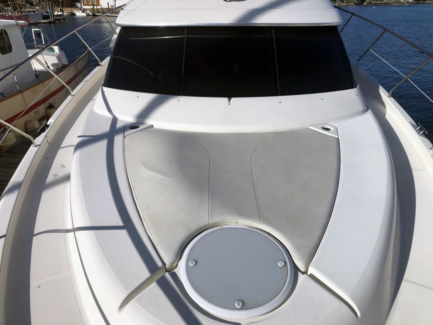 Silverton-410 Sport Bridge 2005-C FiVE North Kingstown-Rhode Island-United States-Sun Pad  Foredeck-1585498 | Thumbnail
