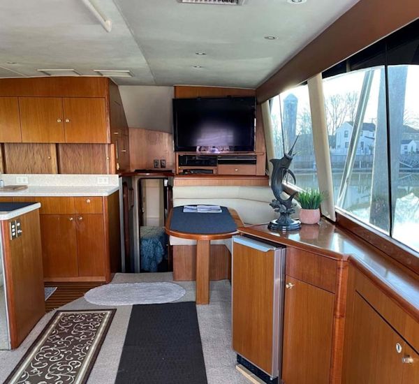 Ocean Yachts-Super Sport 1998-MJs Cape May-New Jersey-United States-Dinette Starboard Forward-1586481