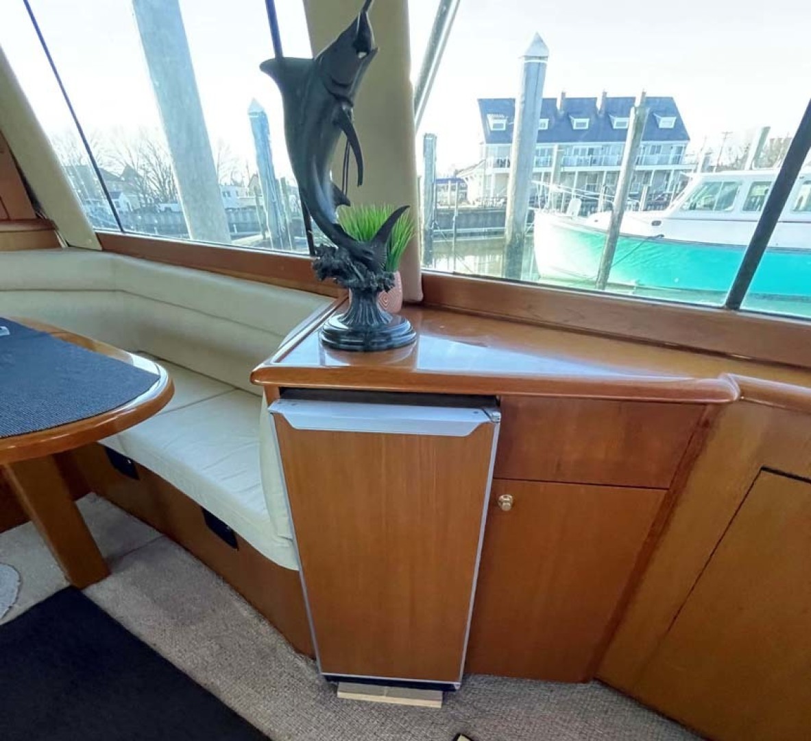 Ocean Yachts-Super Sport 1998-MJs Cape May-New Jersey-United States-Salon Ice Maker-1586480 | Thumbnail
