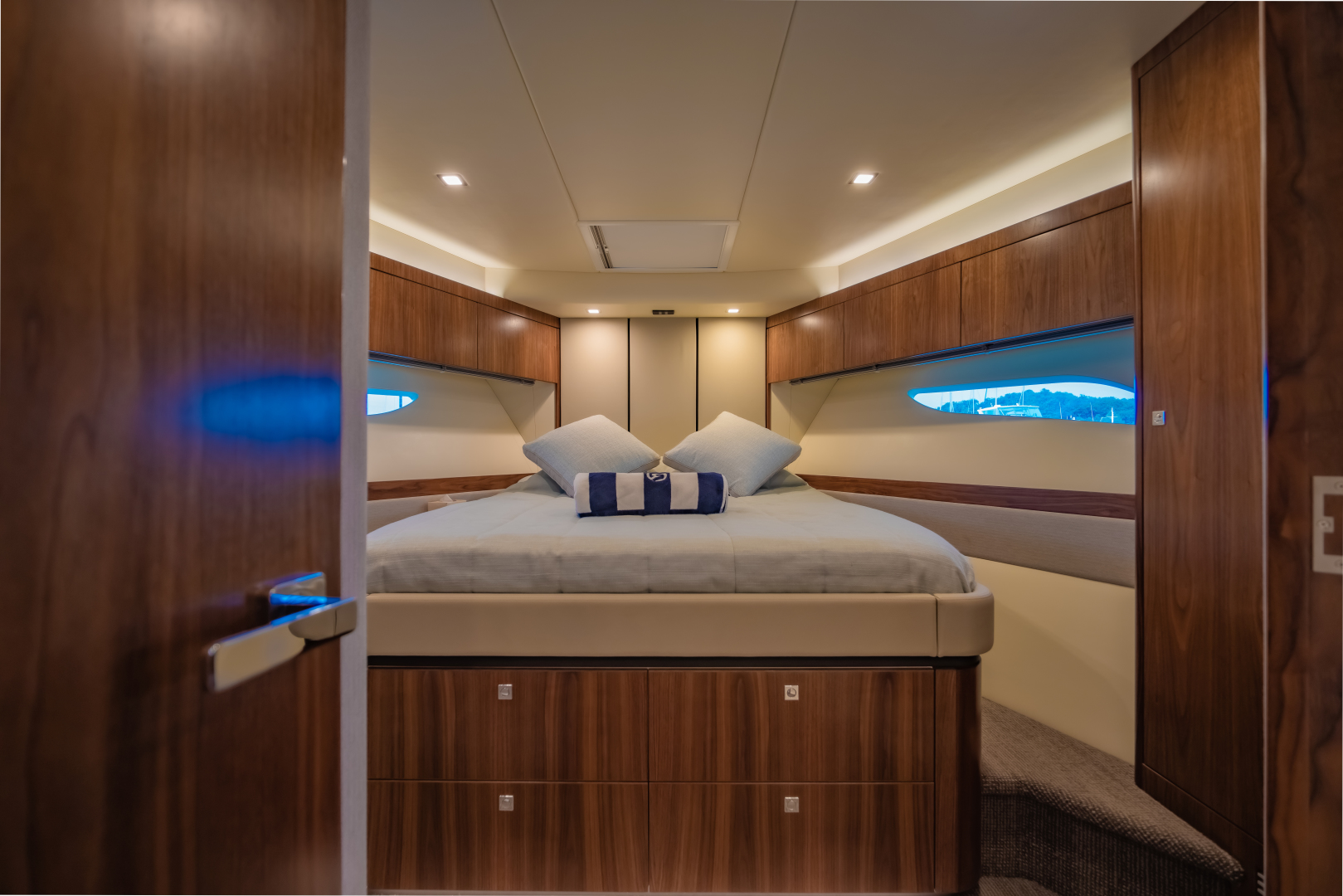Riviera-68 Sport Motor Yacht 2019-Fat Boy Phuket-Thailand-3090872 | Thumbnail