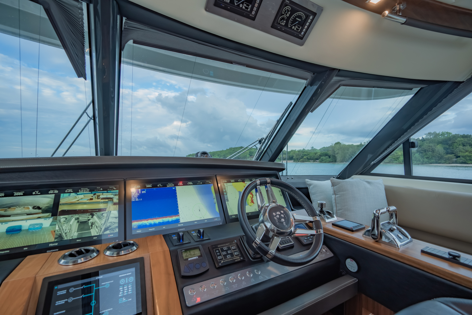 Riviera-68 Sport Motor Yacht 2019-Fat Boy Phuket-Thailand-3090893 | Thumbnail