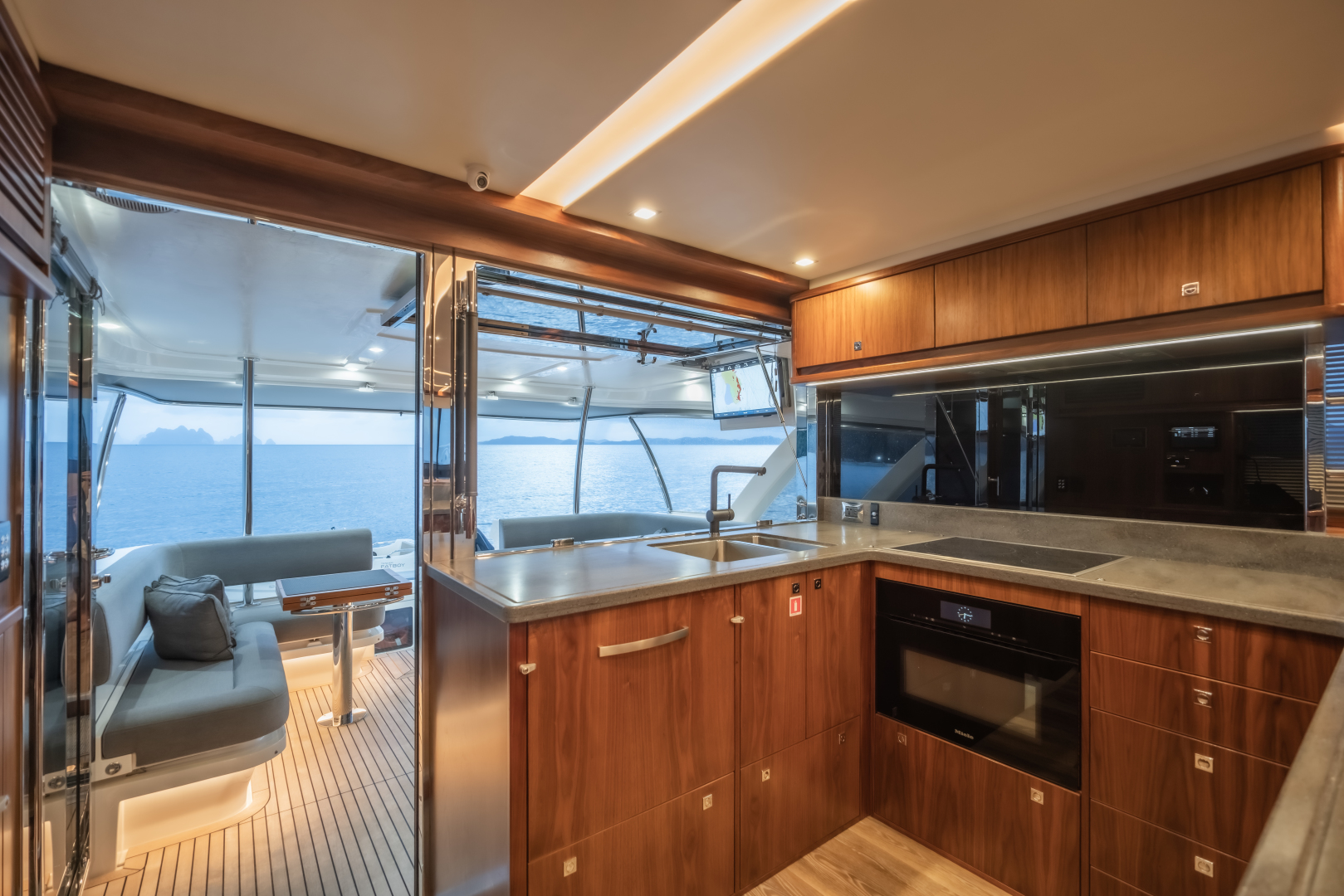 Riviera-68 Sport Motor Yacht 2019-Fat Boy Phuket-Thailand-3090886 | Thumbnail