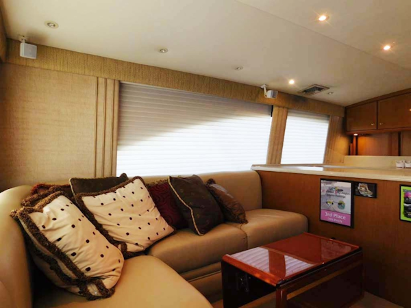 Ocean Yachts-Super Sport 2005-Missin The Buck Daytona Beach-Florida-United States-Salon L-Shaped Sofa Port With Rod Storage-1599515
