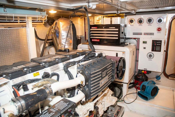 Hampton-60 Motor Yacht 2007-Family Biz Mount Pleasant-North Carolina-United States-Engine Room-1600089
