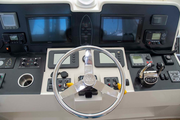Hampton-60 Motor Yacht 2007-Family Biz Mount Pleasant-North Carolina-United States-Helm-1600102