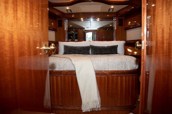 Hampton-60 Motor Yacht 2007-Family Biz Mount Pleasant-North Carolina-United States-VIP Stateroom Entry-1600069