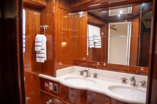 Hampton-60 Motor Yacht 2007-Family Biz Mount Pleasant-North Carolina-United States-Master Head with Gloss Cherrywood-1600064