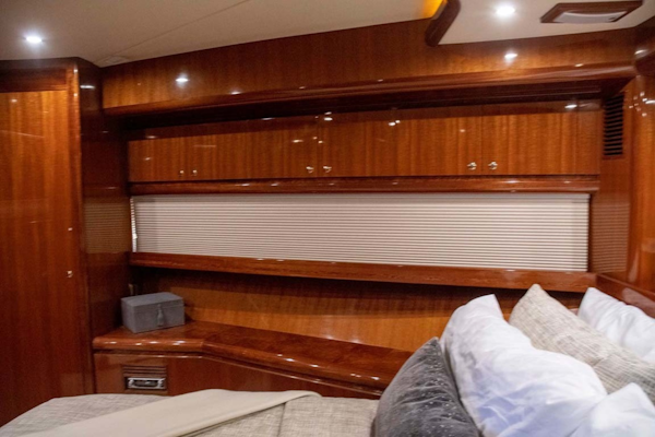 Hampton-60 Motor Yacht 2007-Family Biz Mount Pleasant-North Carolina-United States-Portholes Shades-port and starboard-1600071
