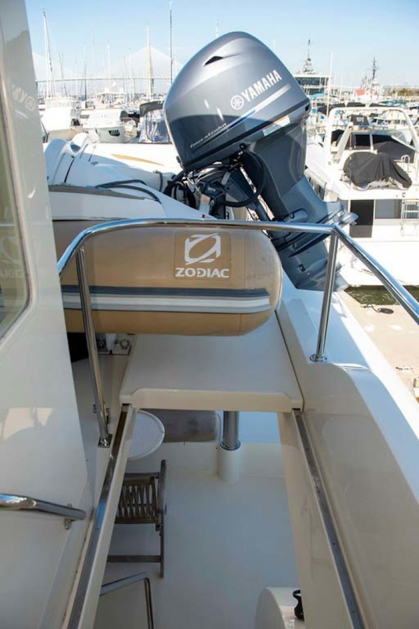 Hampton-60 Motor Yacht 2007-Family Biz Mount Pleasant-North Carolina-United States-Flybridge Entry from Aft Deck-1600098