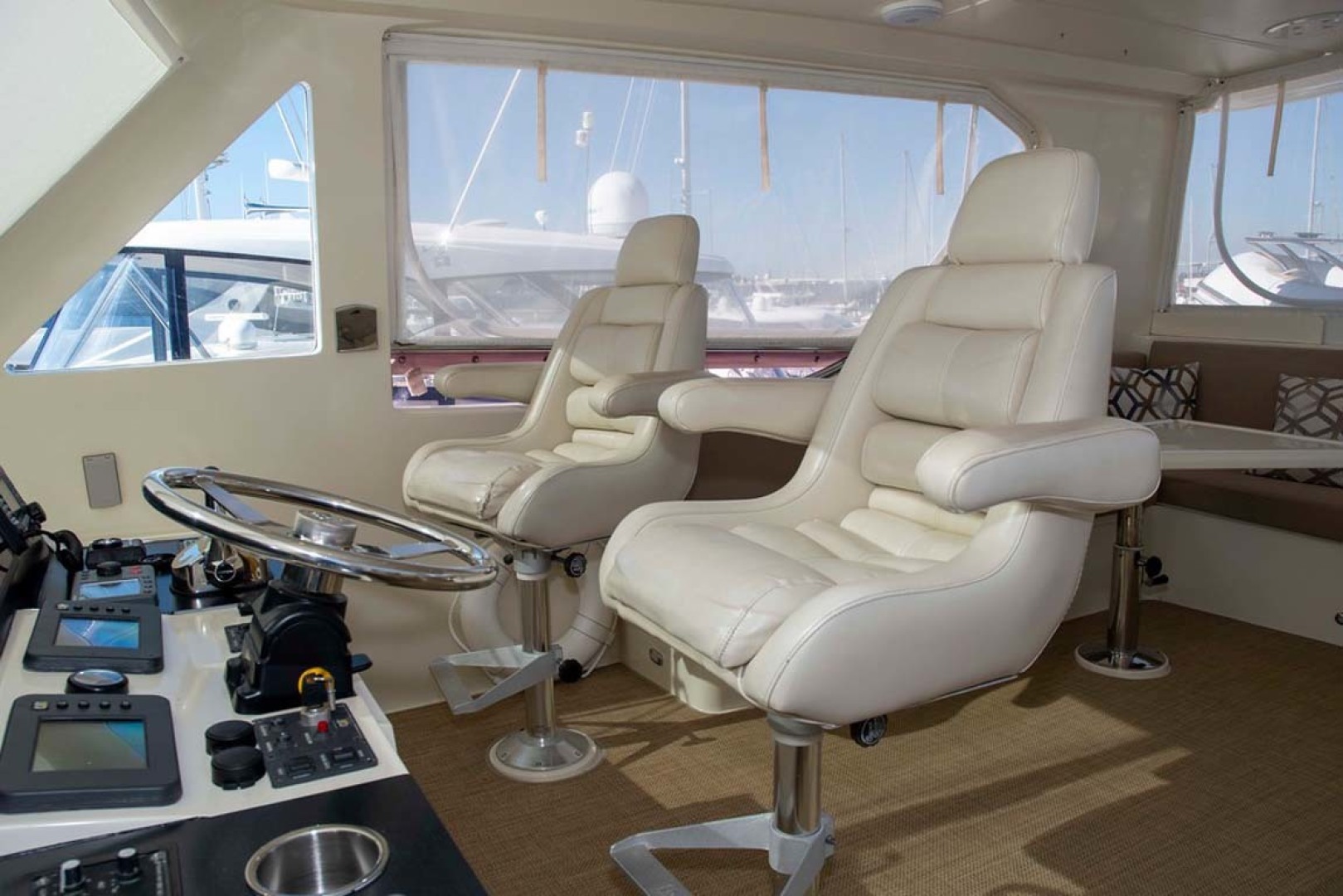 Hampton-60 Motor Yacht 2007-Family Biz Mount Pleasant-North Carolina-United States-Pedestal Mounted Helm Seats-1600105 | Thumbnail