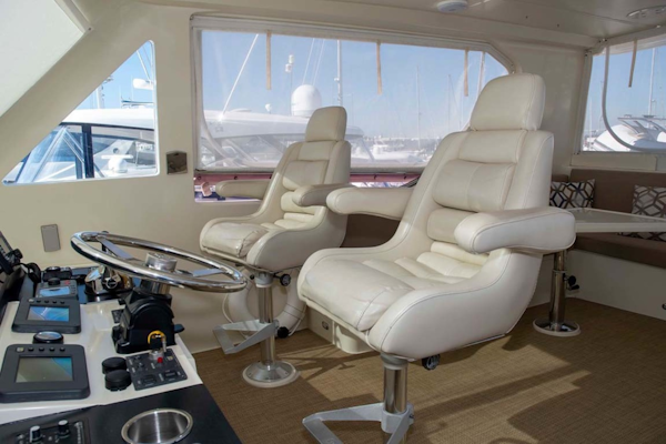 Hampton-60 Motor Yacht 2007-Family Biz Mount Pleasant-North Carolina-United States-Pedestal Mounted Helm Seats-1600105