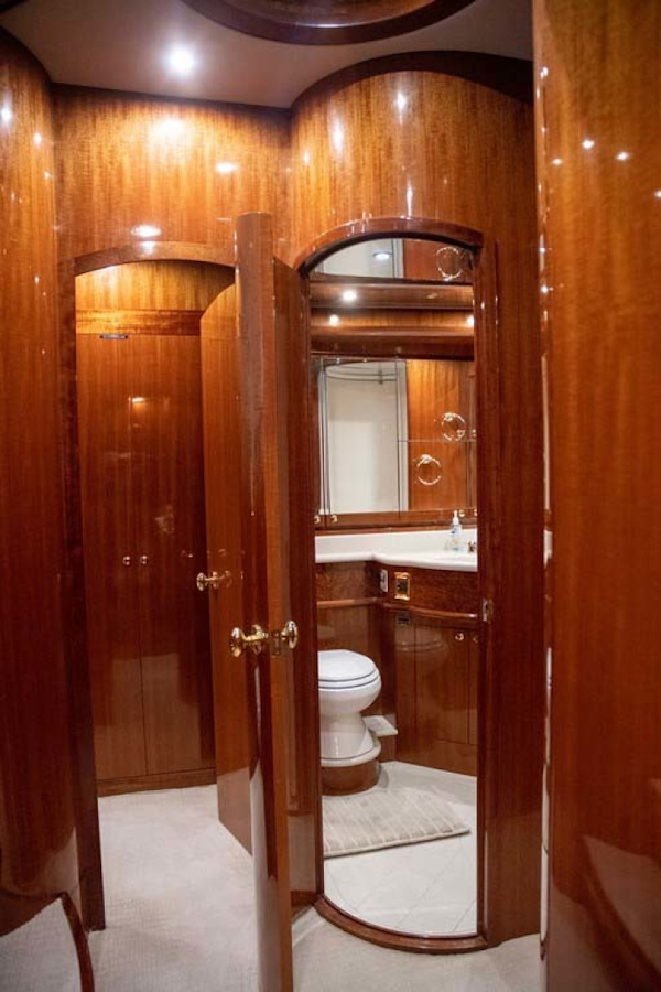 Hampton-60 Motor Yacht 2007-Family Biz Mount Pleasant-North Carolina-United States-Guest Head with Corian Sole-1600080