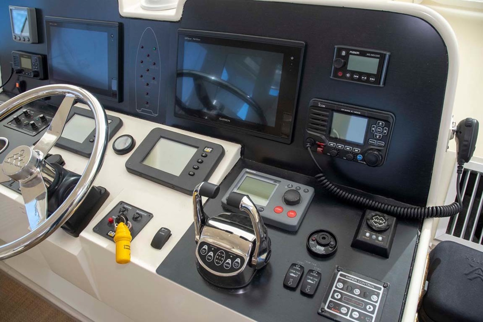 Hampton-60 Motor Yacht 2007-Family Biz Mount Pleasant-North Carolina-United States-Helm to starboard-1600103 | Thumbnail