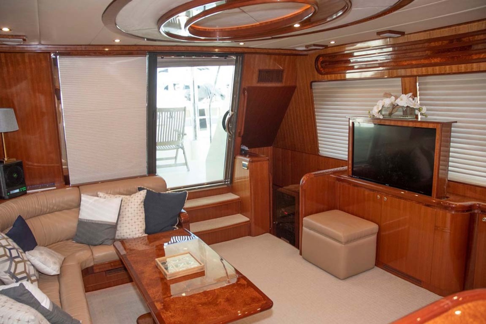 Hampton-60 Motor Yacht 2007-Family Biz Mount Pleasant-North Carolina-United States-Salon Entry-1600045 | Thumbnail