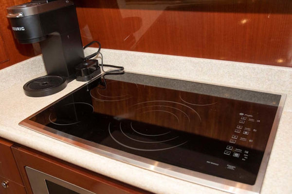 Hampton-60 Motor Yacht 2007-Family Biz Mount Pleasant-North Carolina-United States-GE Profile smooth surface 4-burner stove-1600053