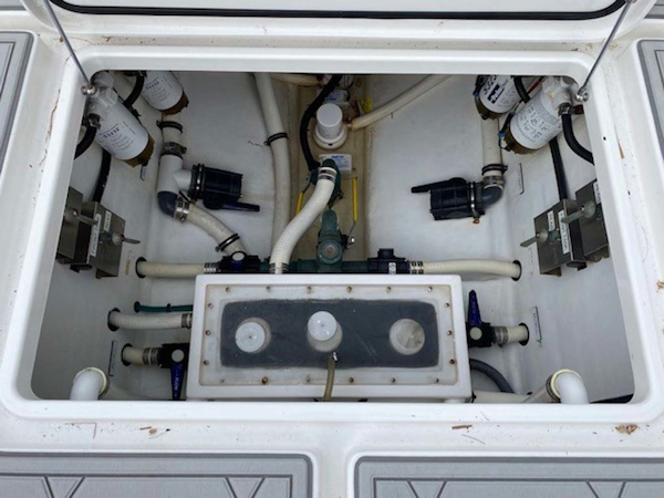 Invincible-Center Console 2016-Lucky Dick Lighthouse Point-Florida-United States-Engine Room Access-1600141