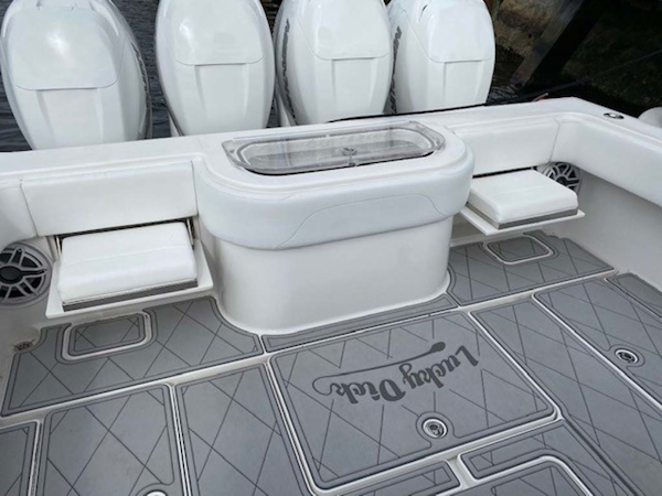 Invincible-Center Console 2016-Lucky Dick Lighthouse Point-Florida-United States-Live Well And Engines-1600144