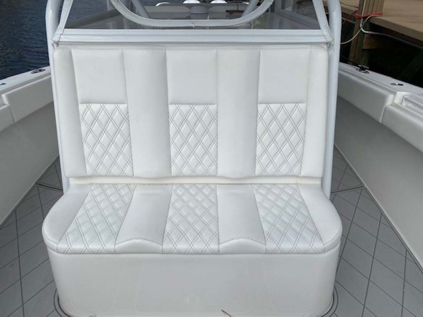 Invincible-Center Console 2016-Lucky Dick Lighthouse Point-Florida-United States-Forward Seating-1600132 | Thumbnail