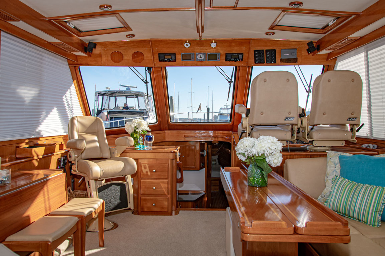 Grand Banks-Eastbay 54SX 2003-Next Adventure Warwick-Rhode Island-United States-Pilothouse, Salon  Forward-1605639 | Thumbnail